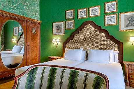 Premium Deluxe Twin Room