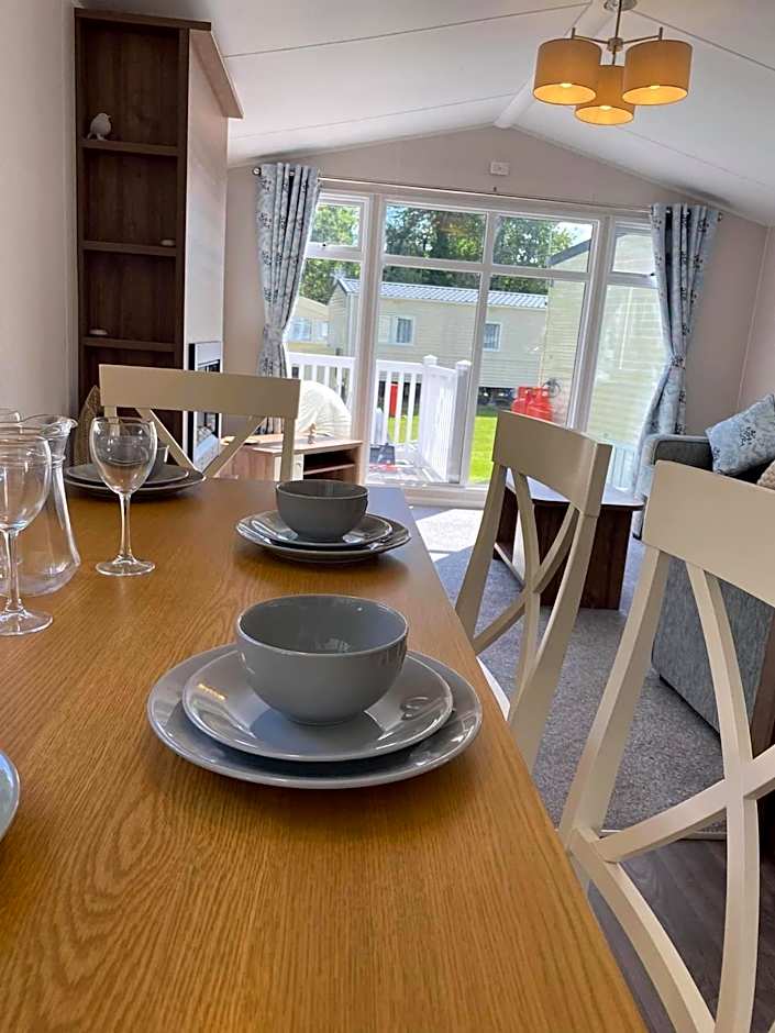 Kellys Holiday Homes 24 Willerby 2 bedrooms caravan