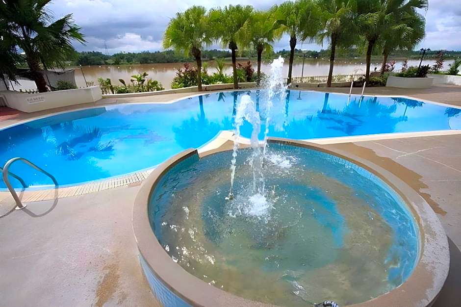 Grand Riverview Hotel