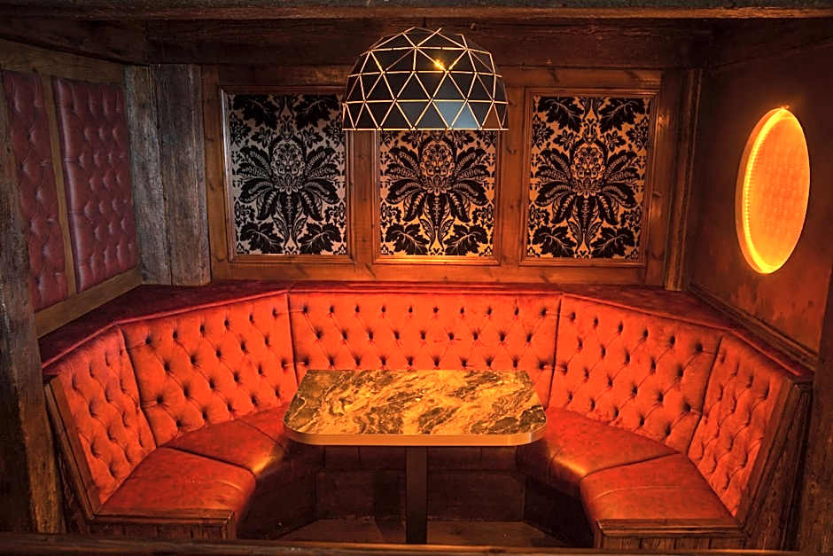 Holyrood Hotel - Leisure Centre & The Spa at Orchids