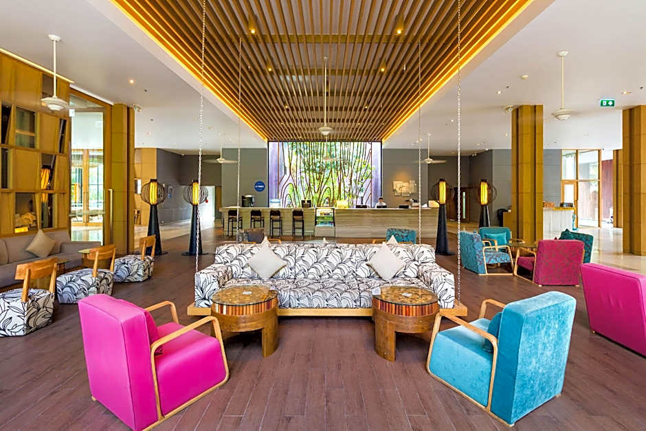 Holiday Inn Express Phuket Patong Beach Central By IHG