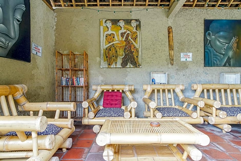 Padi-Padi Hostel & Bar