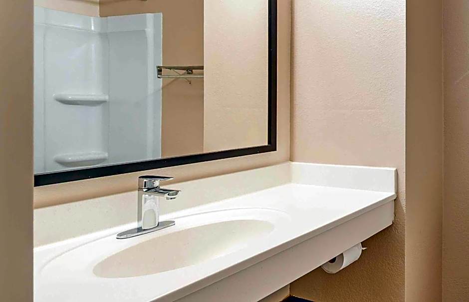 Extended Stay America Suites - St. Petersburg - Clearwater - Executive Dr.