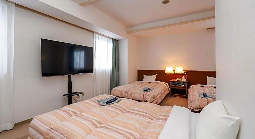 Tendo Central Hotel