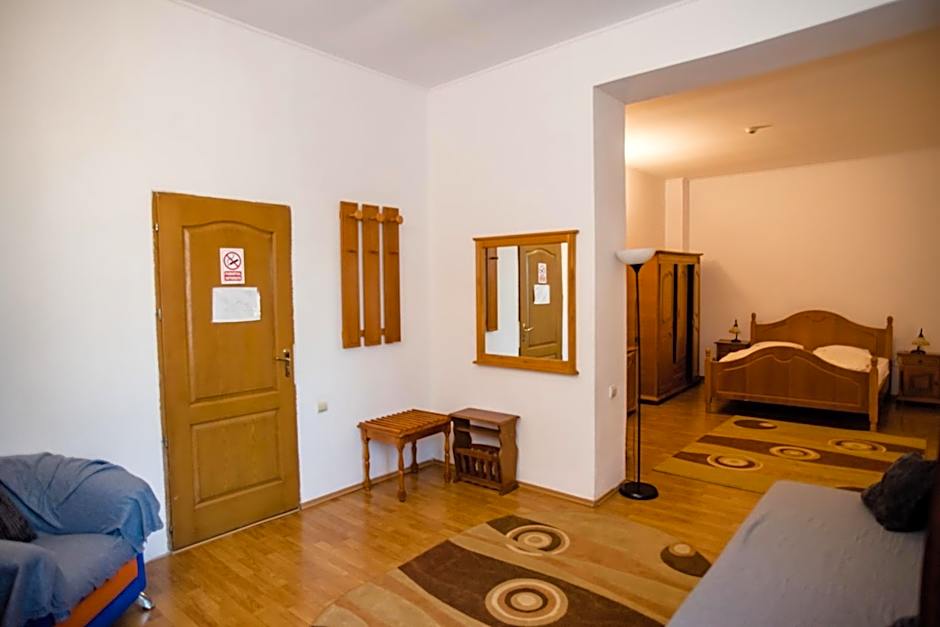 HOTEL MARION
