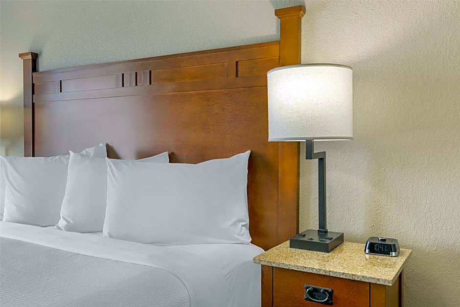 Best Western Plus Riverfront Hotel and Suites