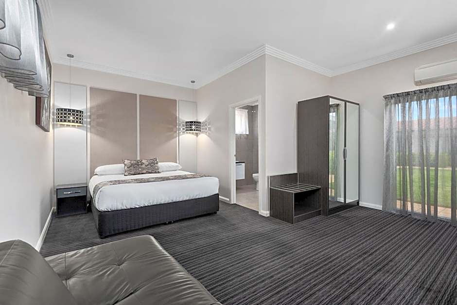 Comfort Inn Deakin Palms