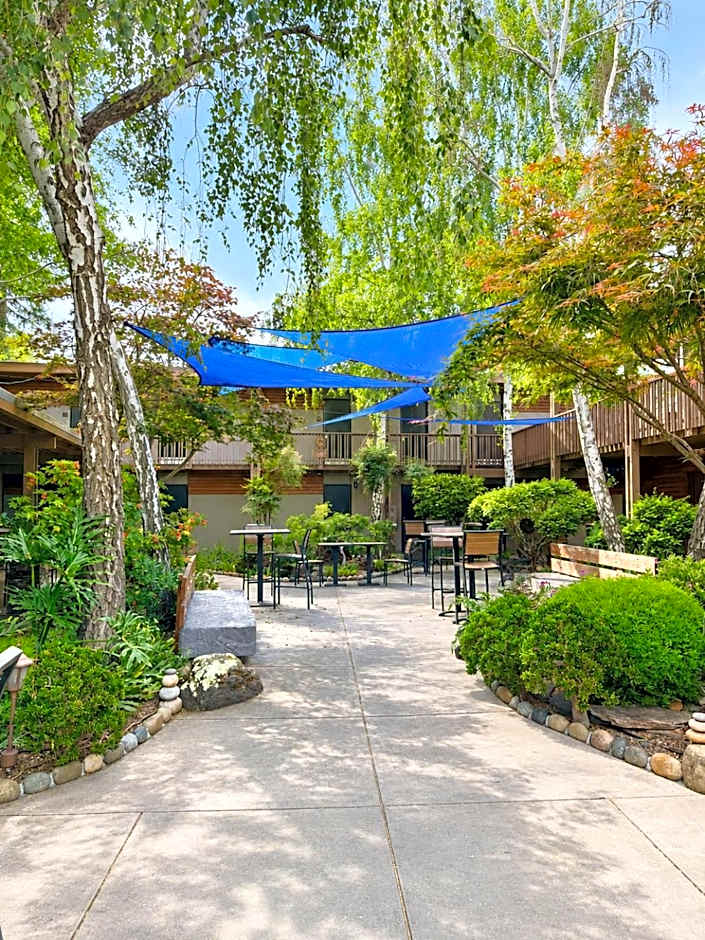 Creekside Inn
