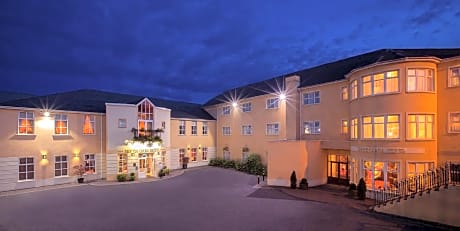 Seven Oaks Hotel
