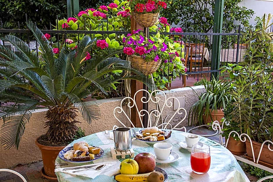 Hotel Costa Azzurra -Free Parking - Easy Stay -Spotorno