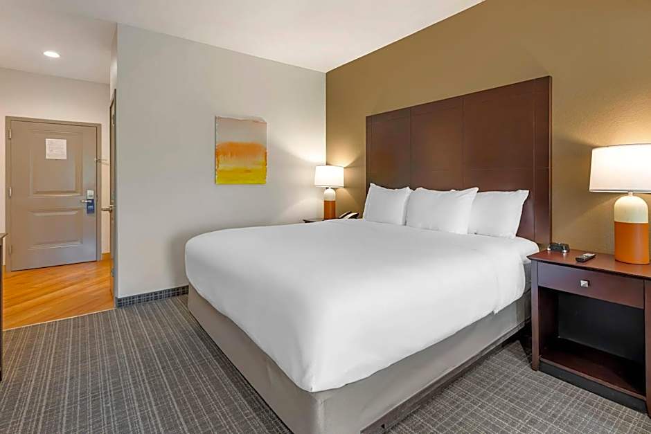 Comfort Inn & Suites Verona at Turning Stone Resort Casino
