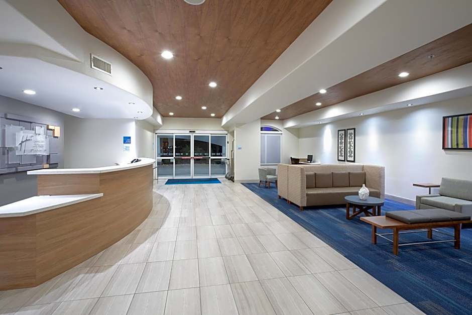 Holiday Inn Express & Suites Yosemite Park Area By IHG