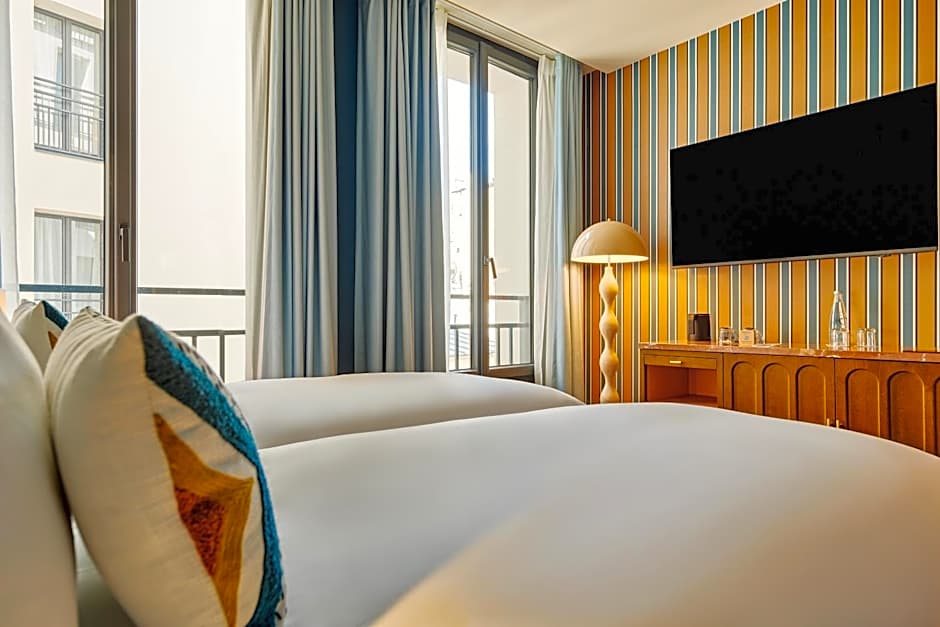 Mercure Paris Butte Montmartre Basilique