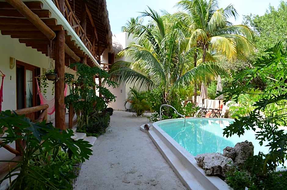 Casa Iguana Holbox - Beachfront Hotel