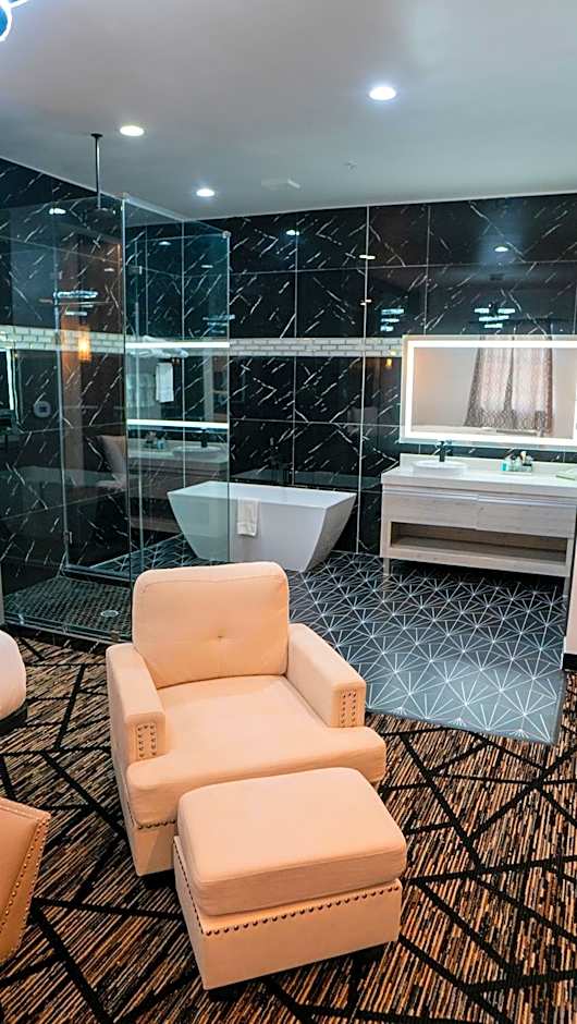 Comfeeni Inn and Suites