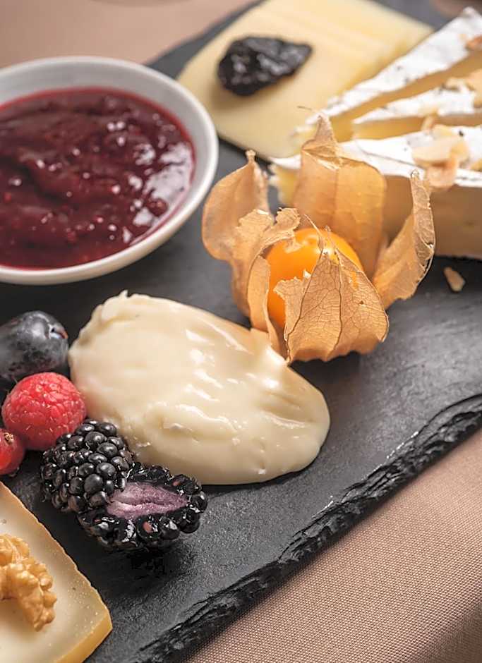 Essence Inn Marianos Hotel