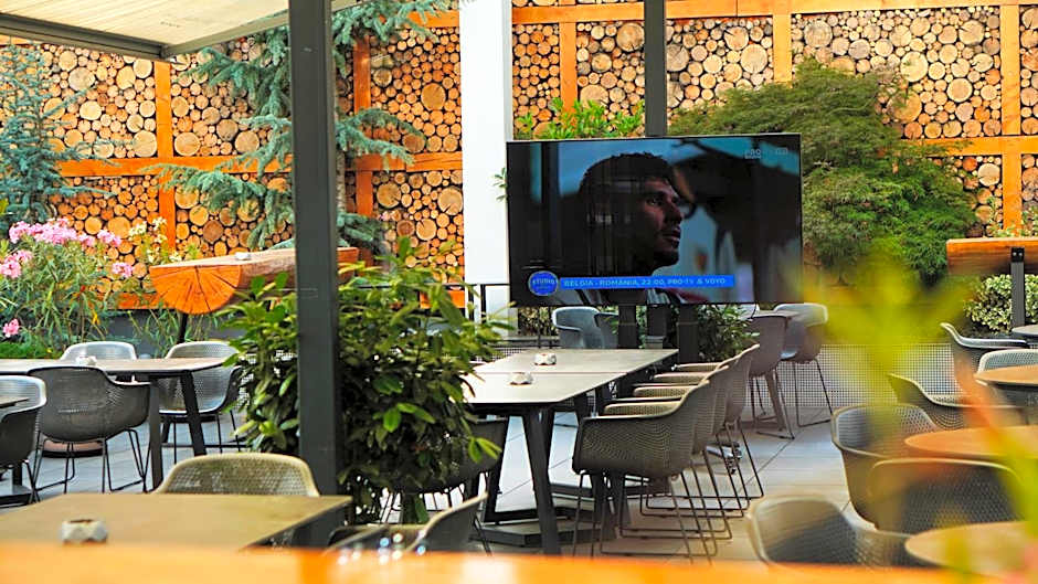 Aniroc Signature Hotel