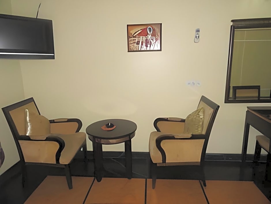 Revels Plum Hotel – Delhi, NY
