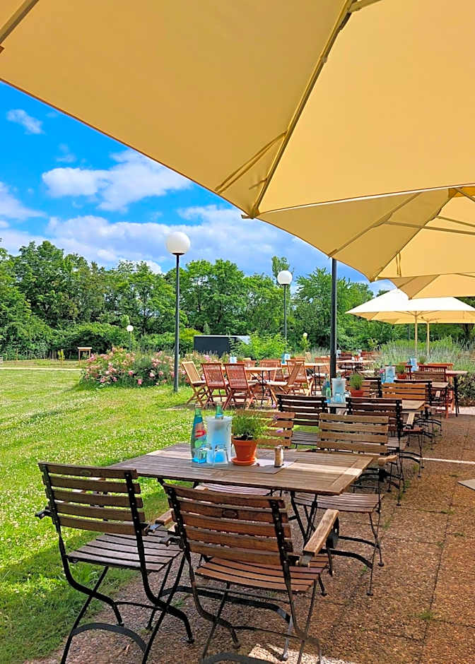 Heinrich Pesch Hotel