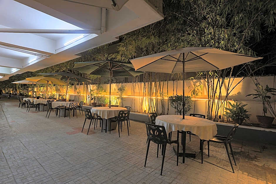 Hotel Athome & Serviced Apartments By Deccan Serai Hotels