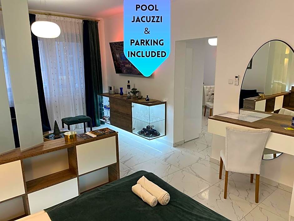 La Luna Premium Deluxe Apartment with Pool & Jacuzzi, Bikes and Secured Parking