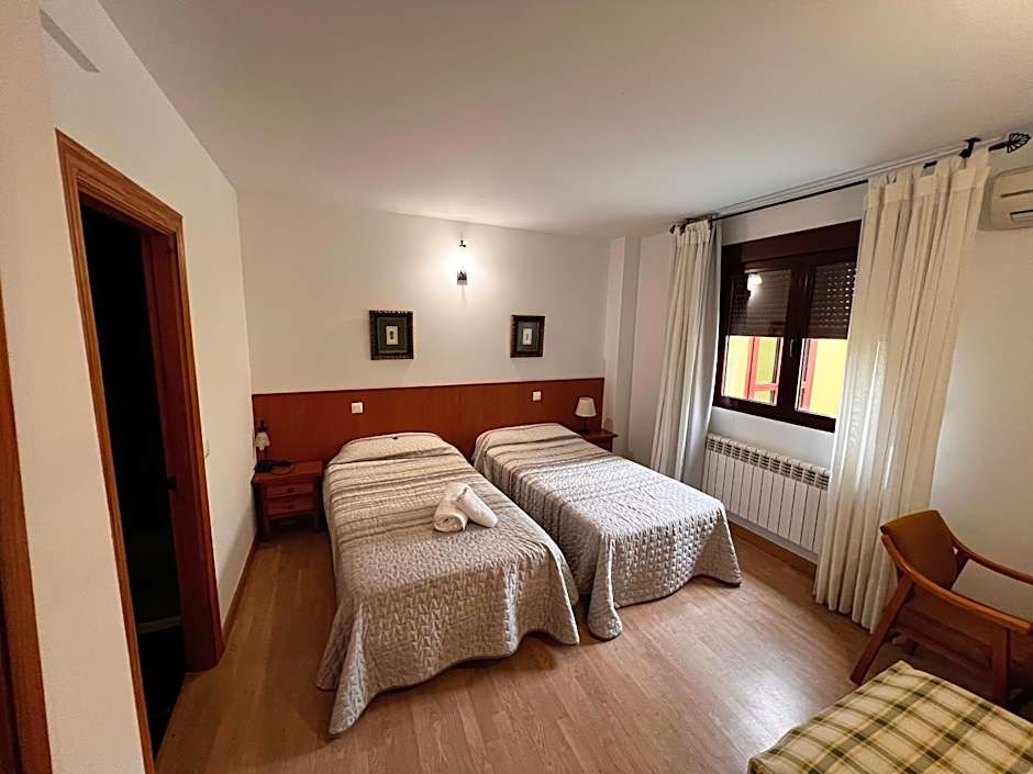 Hotel Puente de Piedra