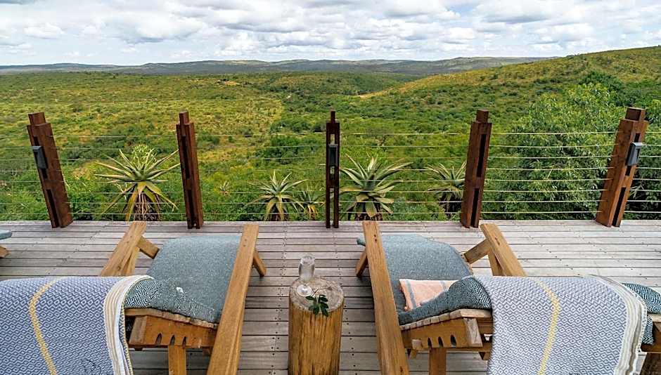 Rhino Ridge Safari Lodge