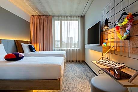 Moxy Sleeper Queen Room