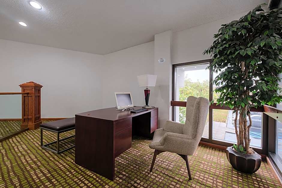 Baymont by Wyndham Louisville Airport South