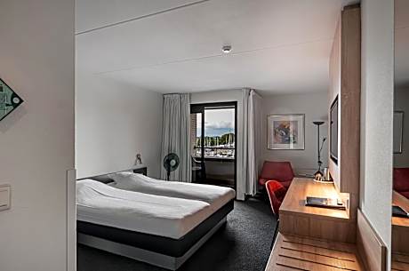 Standard Double Room with Marina View