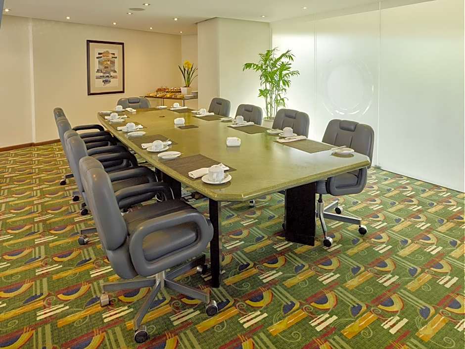Hotel Estelar Miraflores