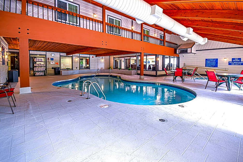 Days Inn & Suites by Wyndham Wisconsin Dells