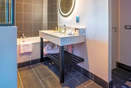 King Junior Suite