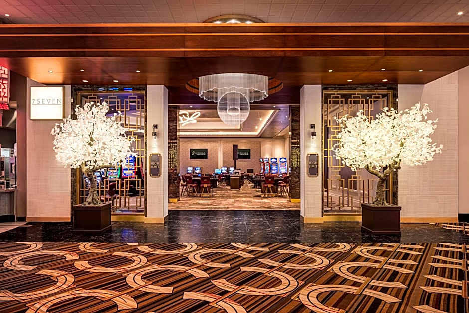 Horseshoe Lake Charles - A Caesars Rewards Destination