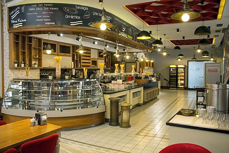 Yol İş Holiday Adana Otel