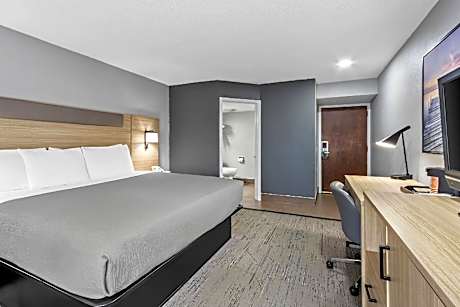 1 King Bed, Nonsmoking, Upgrade