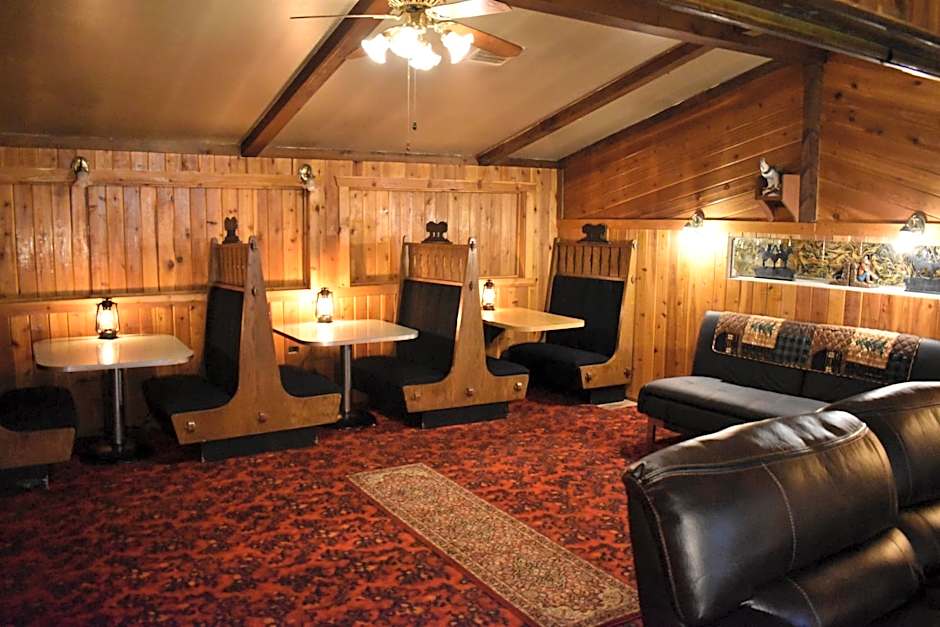 Silver Horseshoe Inn