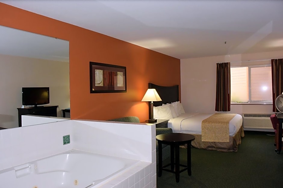 Travelodge Suites by Wyndham Newberg 