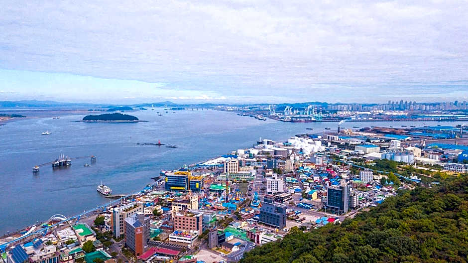 Sky and Sea Hotel