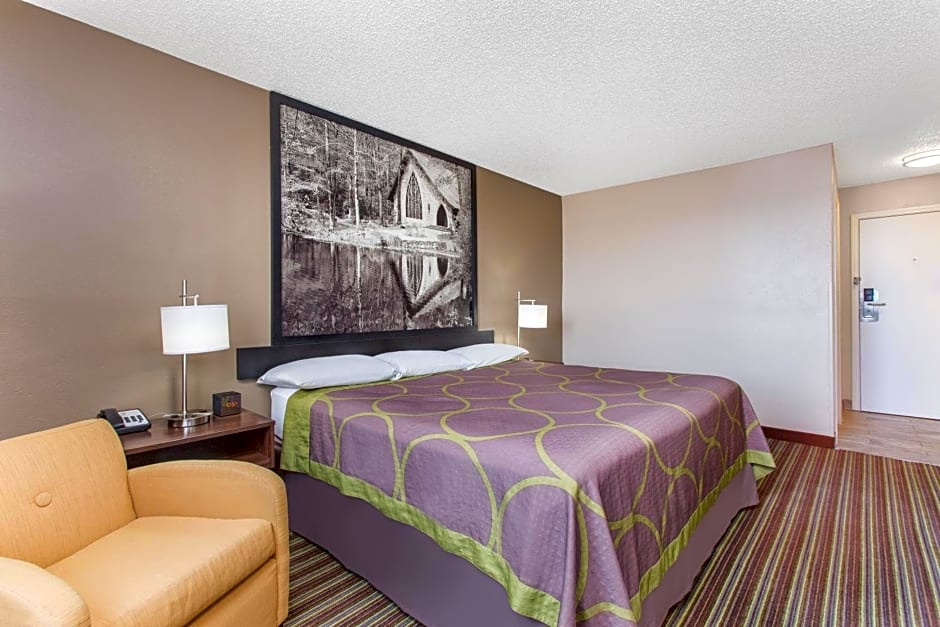 Super 8 by Wyndham Columbus Airport