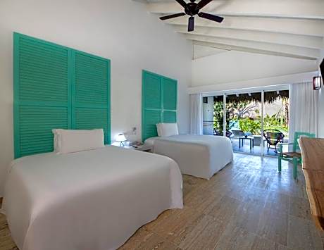 V Room with Two Queen Beds - Non-Smoking