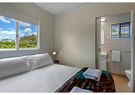 Superior 1 Bedroom Cabin (Sleeps 2)