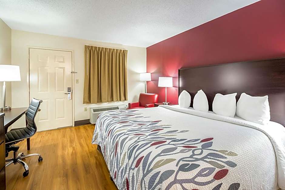 Red Roof Inn Clarksville