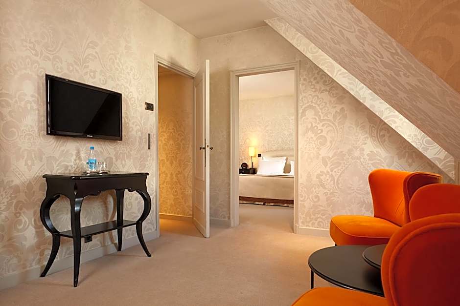 Le Pavillon de la Reine & Spa, Place des Vosges