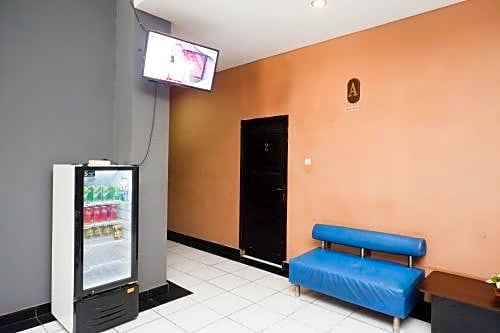 Urbanview Hotel Sayang Makassar