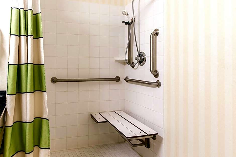 Fairfield Inn & Suites by Marriott Canton