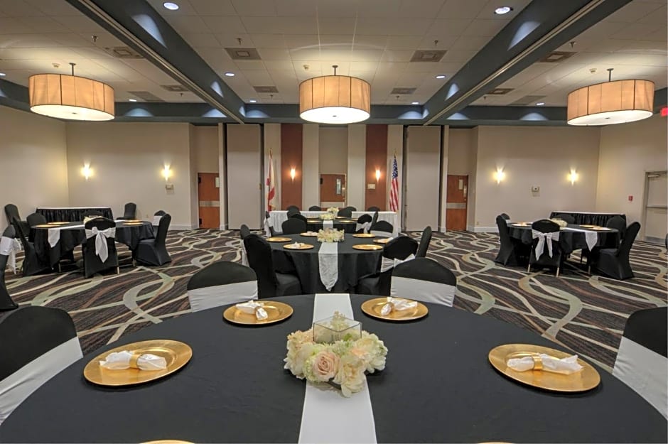 Holiday Inn St. Petersburg N - Clearwater by IHG
