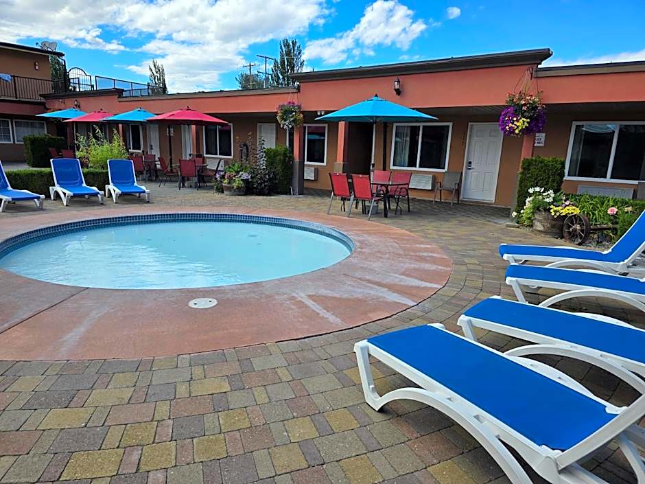 Sahara Courtyard Inn & Suites Osoyoos