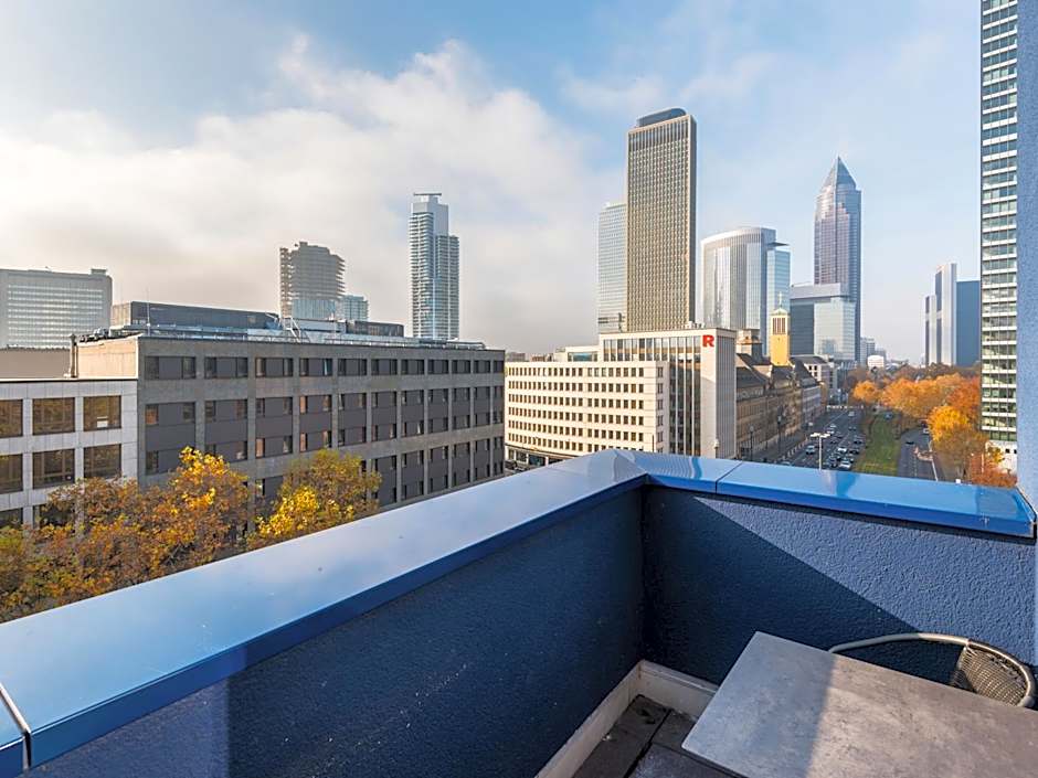 Numa Frankfurt Blau