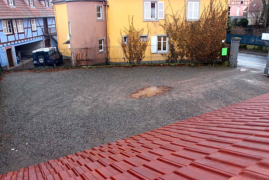 A la Maison Rouge Hotel & Restaurant